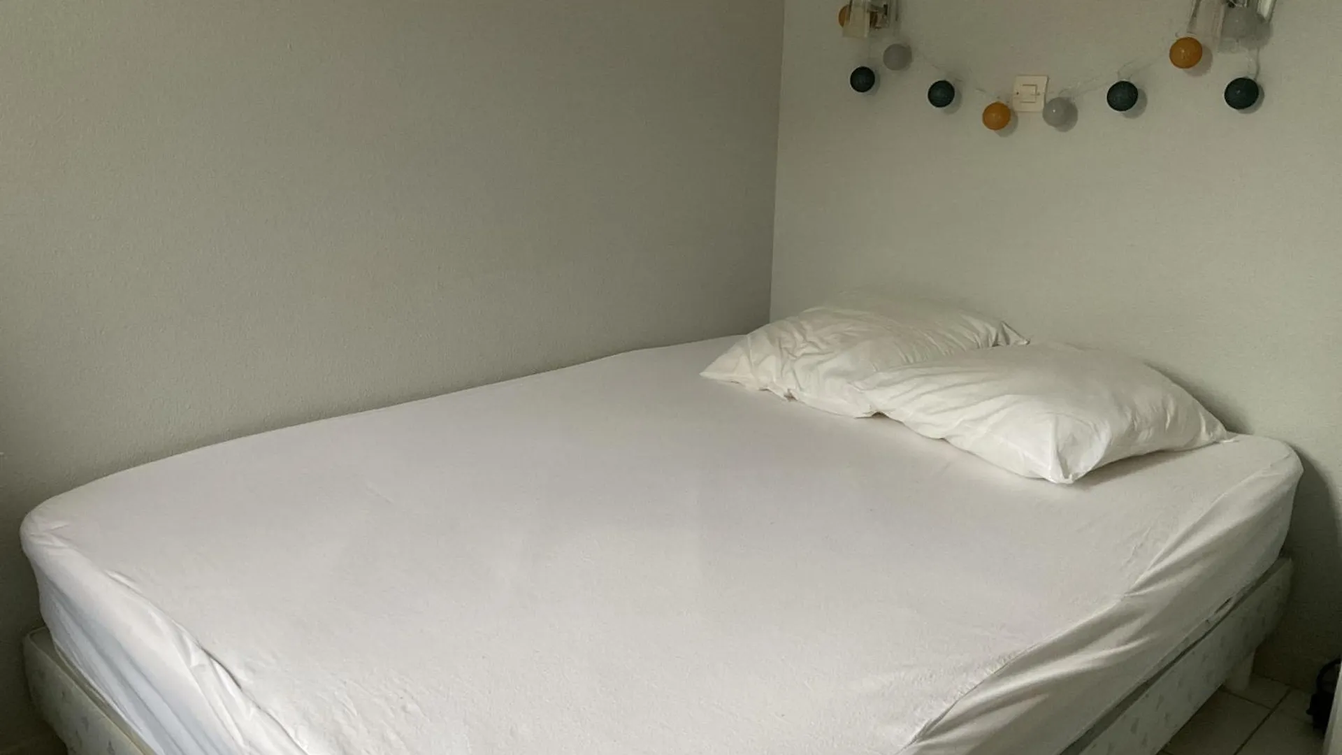 8 Personnes Dans 2 Appart Dans Le Meme Immeuble Saint-Raphael